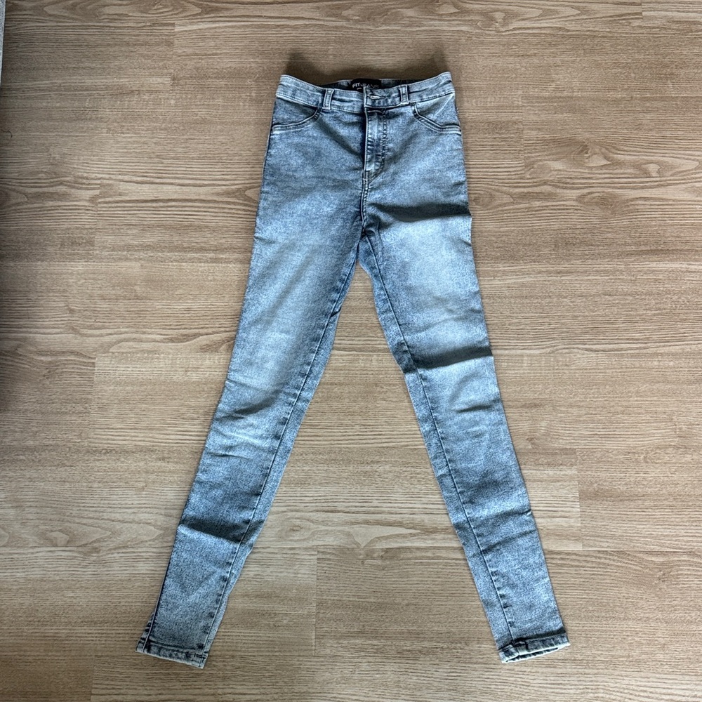 FITJEANS Women's Light Gray Skinny Jeans